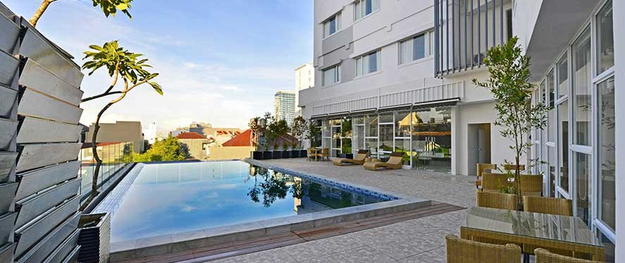 Booking Hotel Bogor pool