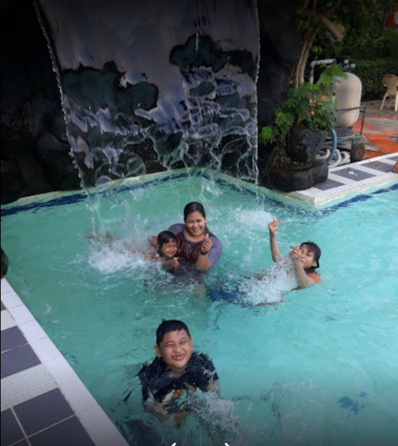 Kolam Renang di Bogor bahagia