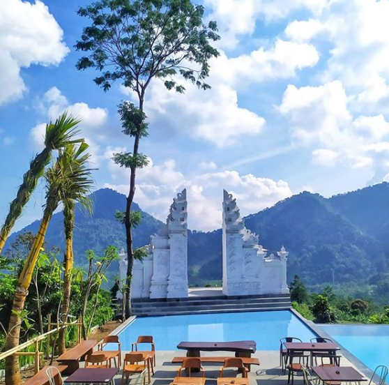Resort Di Sentul view
