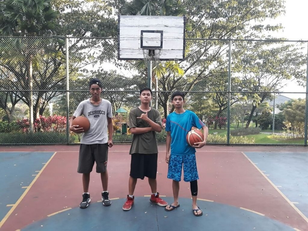 Fasilitas di Sentul City anak muda basket