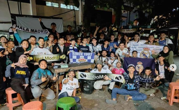 Nobar Bola Bogor di Food Court Gedung Alumni IPB