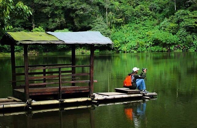 Telaga Warna Puncak Bogor: Destinasi Wisata Puncak